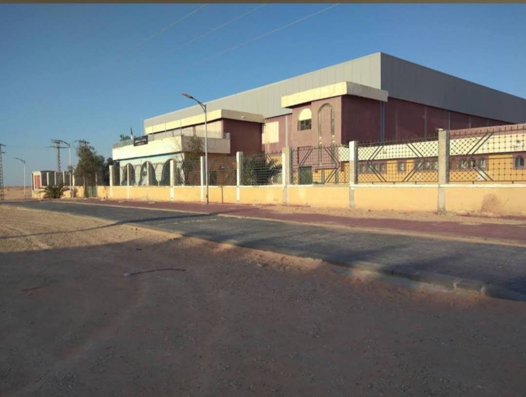 القاعة المتعددة الرياضات سيدي خويلد